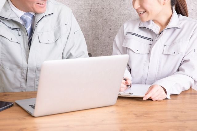 施工工程を記録した写真付き報告書と最大10年の安心保証